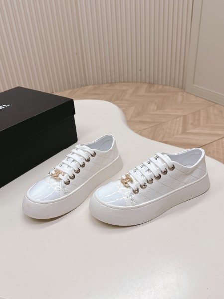 샤**넬 스니커즈