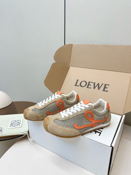 로에베 스니커즈