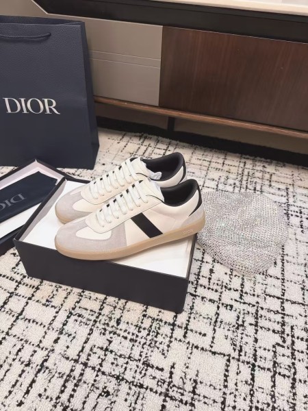 디올 스니커즈