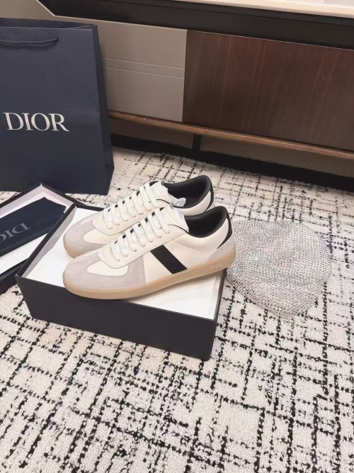 디올 스니커즈