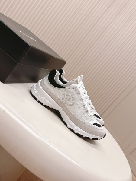 샤**넬 스니커즈