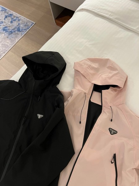 프라다 바람막이