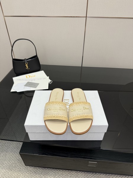 디올 슬리퍼