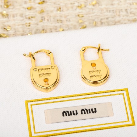 미우미우 귀걸이