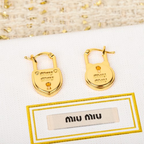 미우미우 귀걸이