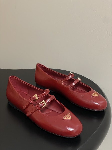 프라다 플랫슈즈