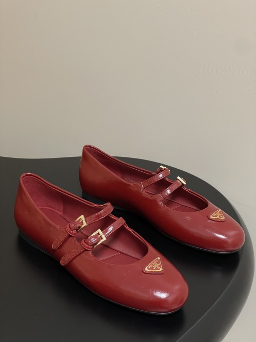 프라다 플랫슈즈