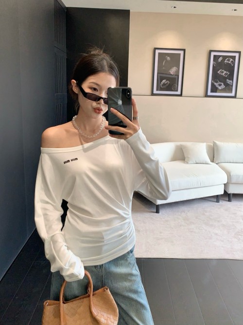 미우미우 긴팔티