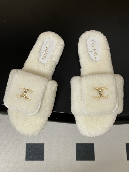 샤**넬 털슬리퍼