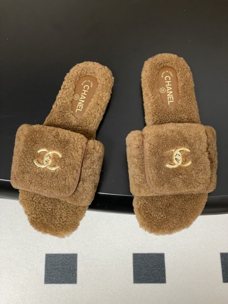 샤**넬 털슬리퍼