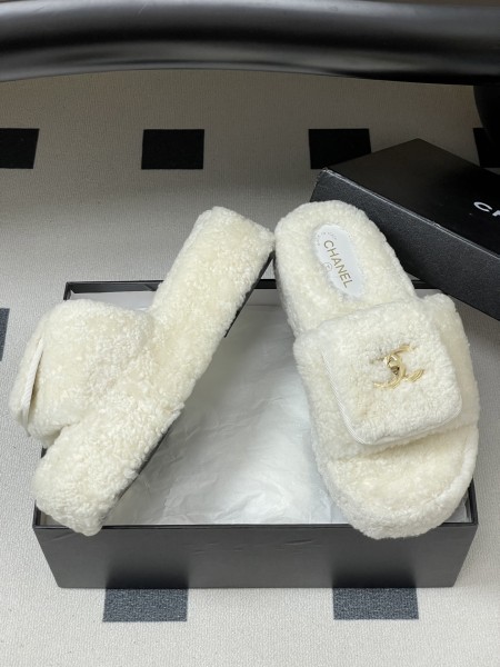 샤**넬 털슬리퍼(5cm)