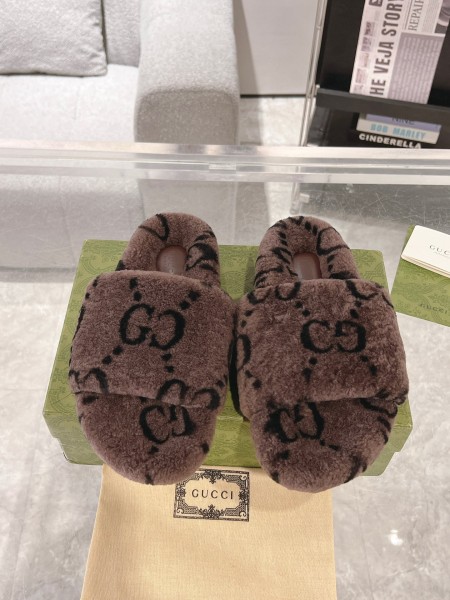 구찌 털슬리퍼