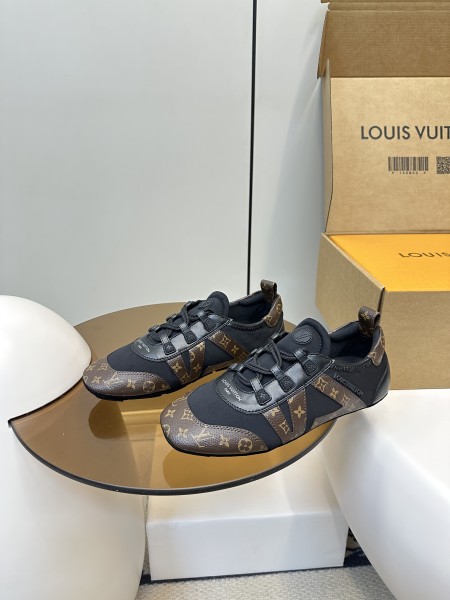 루이비통 스니커즈