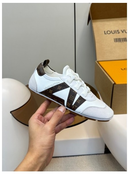 루이비통 스니커즈