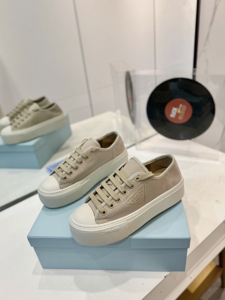 프라다 스니커즈