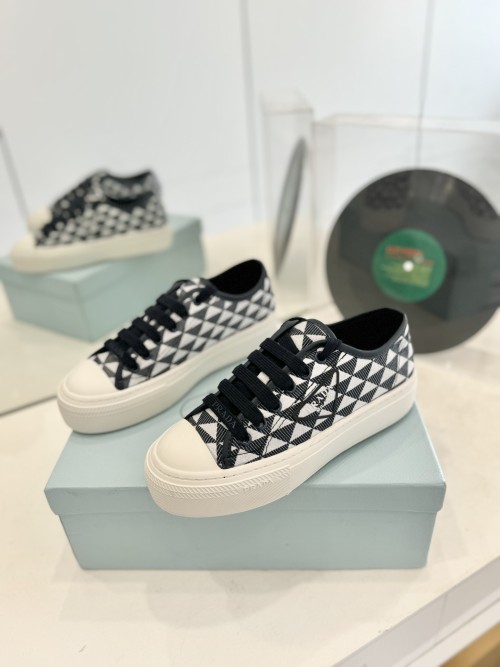 프라다 스니커즈