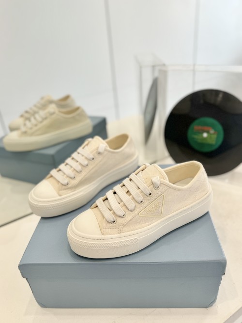 프라다 스니커즈