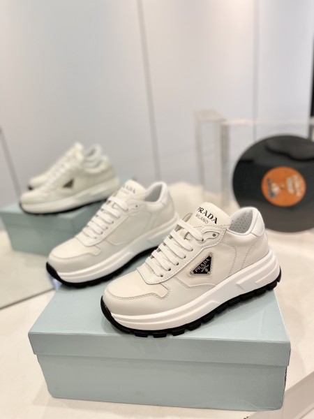 프라다 스니커즈