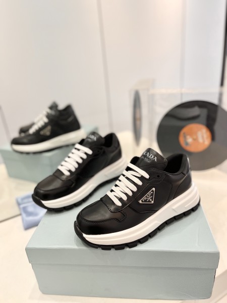 프라다 스니커즈