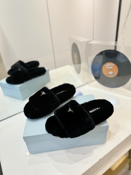 프라다 털슬리퍼