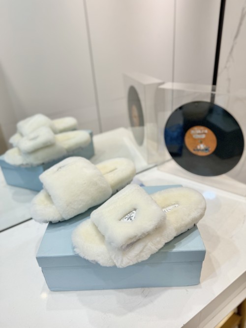 프라다 털슬리퍼