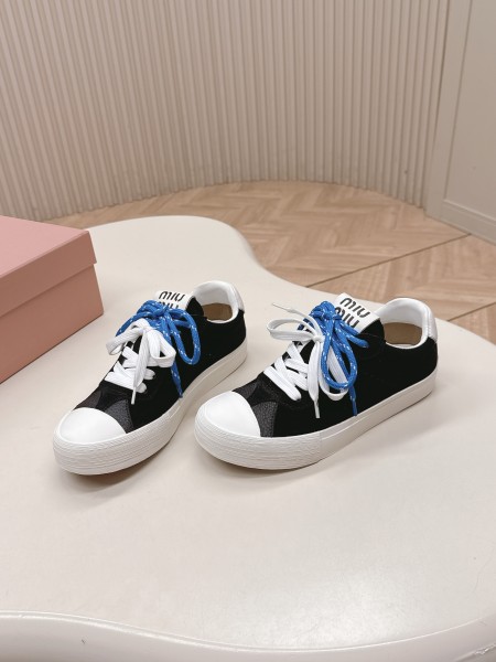 미우미우 스니커즈