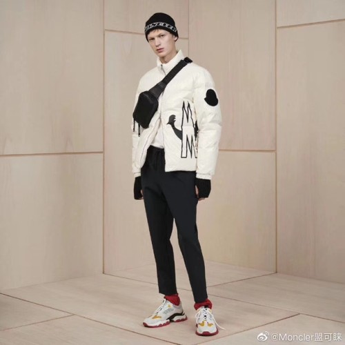 [Moncler] 몽클레어 남/여 로고 구스 패딩 1908304