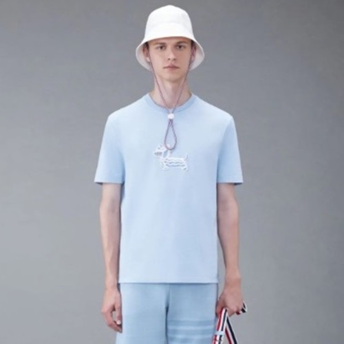 [Thom Browne] 톰브라운 남/여 저지 숏 슬리브 드래곤 헥터 티셔츠 MJS248E-J0058-460
