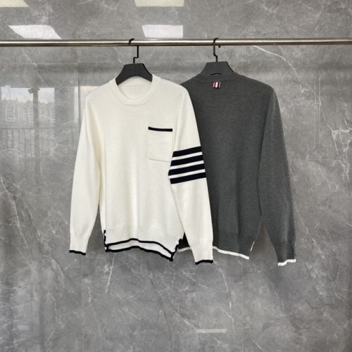 [Thom Browne] 톰브라운 사선 완장 포켓 그레이 니트 MKA452A Y3006 055