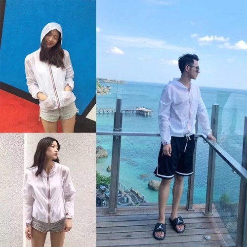 [Thom Browne] 톰브라운 남녀공용 시그니쳐 윈드 브레이커 19070137