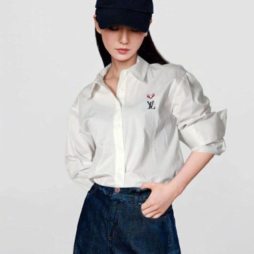 [Louis vuitton] 루이비통 자수 로고 블라우스 21012732