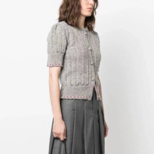[Thom Browne] 톰브라운 도니골 울 케이블 포인텔 스트라이프 숏 슬리브 카디건 FKC536AY1032055