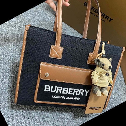 [Burberry] 버버리 프레야 Freya 캔버스 가죽 투톤 토트백 22062436