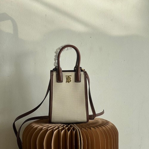 [Burberry] 버버리 TB 마이크로 프란시스 토트 폰홀더 8052460