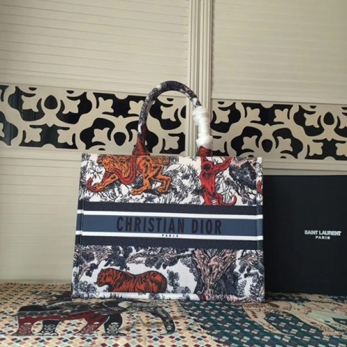 [Dior] 디올 북 토트 쇼퍼백 19050239