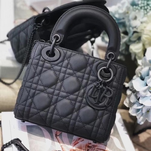 [Dior] 디올 레이디백 울트라 매트백 19042530