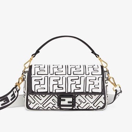 [Fendi] 펜디 바게트 램스킨 토트 숄더백 20072130