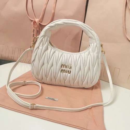 [Miumiu] 미우미우 완더 마테라쎄 나파 가죽 호보 백 5BC125