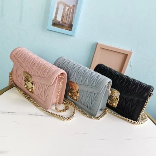[Miumiu] 미우미우 마테라쎄 숄더백 5BH099