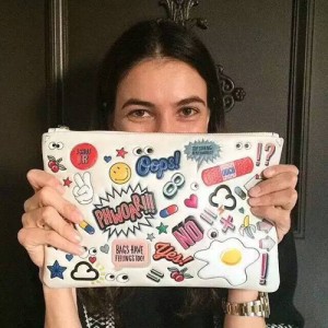 [Anya Hindmarch] 안야 힌드마치 올오버스티커 클러치 (All over sticker clutch) 2 Col