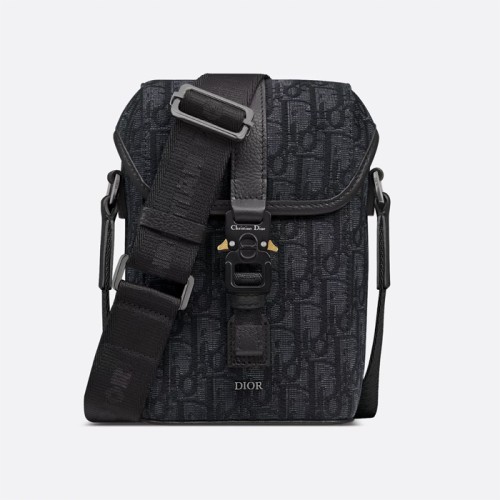 [Dior] 디올 Dior Hit the Road 미니 플랩 버티컬 스트랩백 2HTCA544YKY_H03E