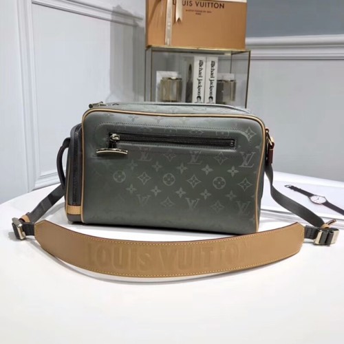 [Louis vuitton] 루이비통 티타늄 카메라 크로스 백 M43884