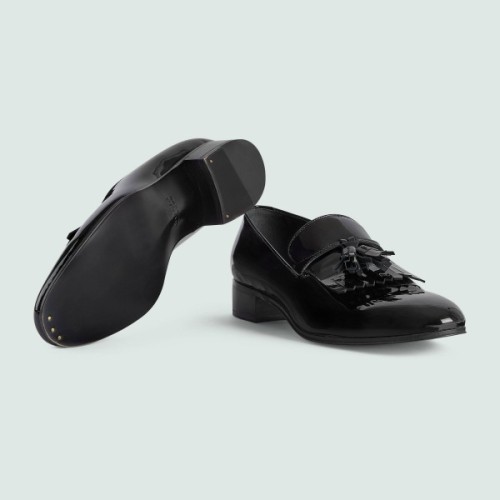 [Gucci] 구찌 구찌 태슬이 달린 남성 로퍼 714681 BNCZ0 1000
