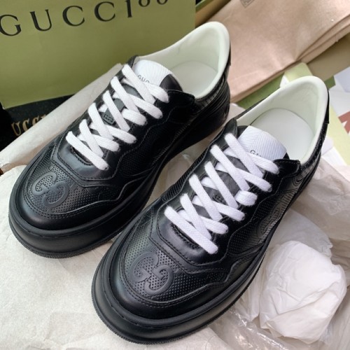 [Gucci] 구찌 남/여 GG 엠보스 스니커즈 669582
