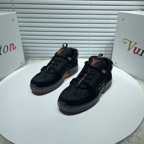 [Louis vuitton] 루이비통 남/여 로고 스니커즈 21010636