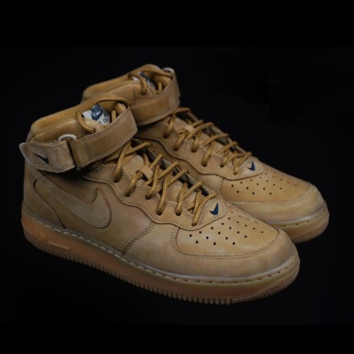 [Nike] 나이키 에어 포스 1 미드 프리미엄 QS 된장포스 715889-200