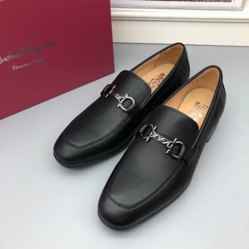 [Ferragamo] 페레가모 로고 레더 로퍼 21062838