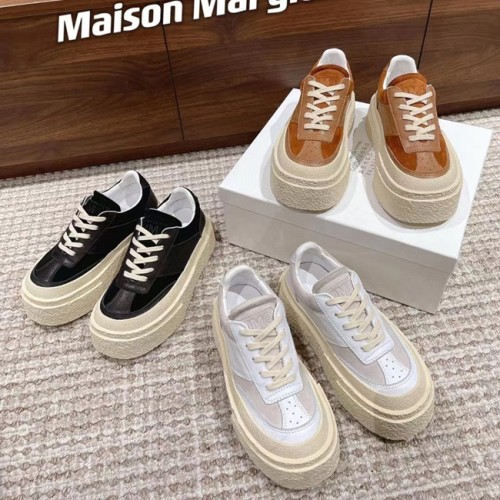 [Maison Margiela] 메종 마르지엘라 MM6 퍼포레이티드 디테일 스니커즈 23051042