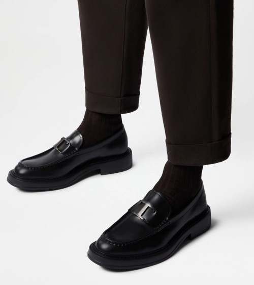 [Tod's] 토즈 T 타임리스 로퍼 XXM61K0HP10LYGB999