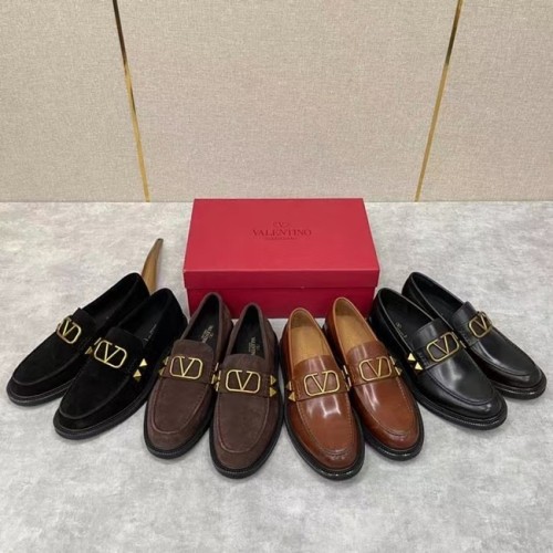 [Valentino] 발레티노 V 로고 체인 로퍼 23020830